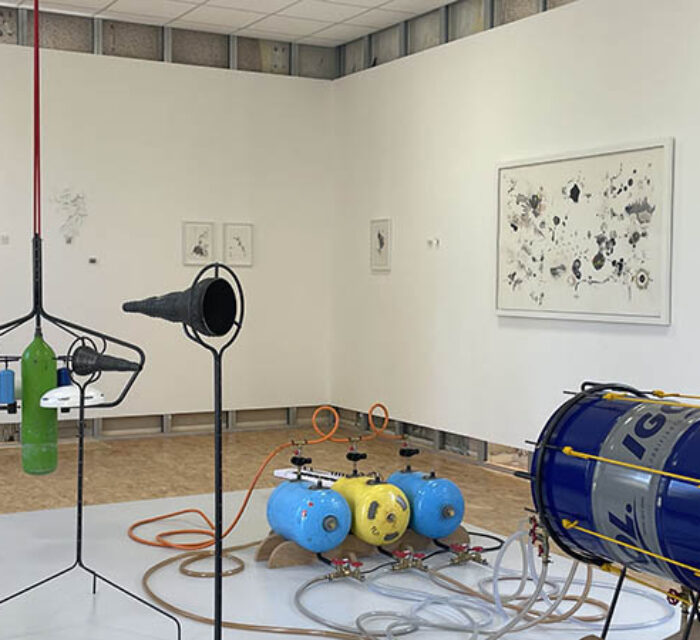 Vue de l'exposition Tintamarre cosmique au 4bis.