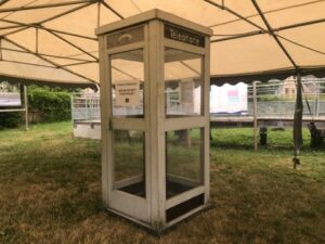 La cabine téléphonique interactive de la compagnie fouic.