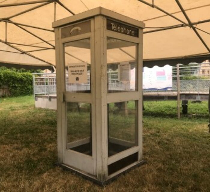 La cabine téléphonique interactive de la compagnie fouic.