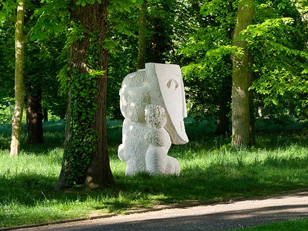 Photo d'une sculpture de Stefan Rinck intitulée Camarillo in Disguise.