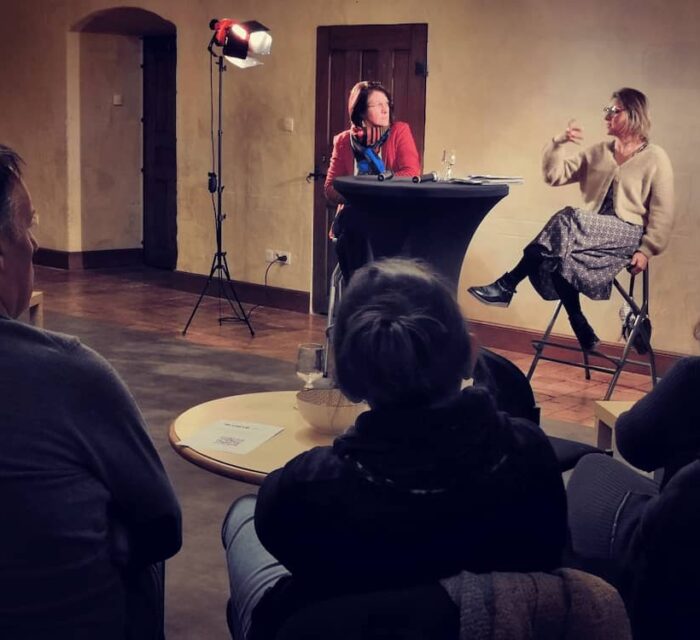 Photo d'un précédent rendez-vous Hors d'oeuvre où l'on voit les intervenants et les participants.