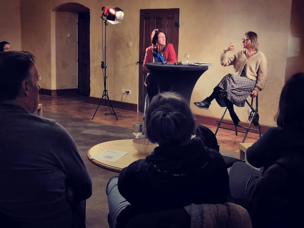 Photo d'un précédent rendez-vous Hors d'oeuvre où l'on voit les intervenants et les participants.