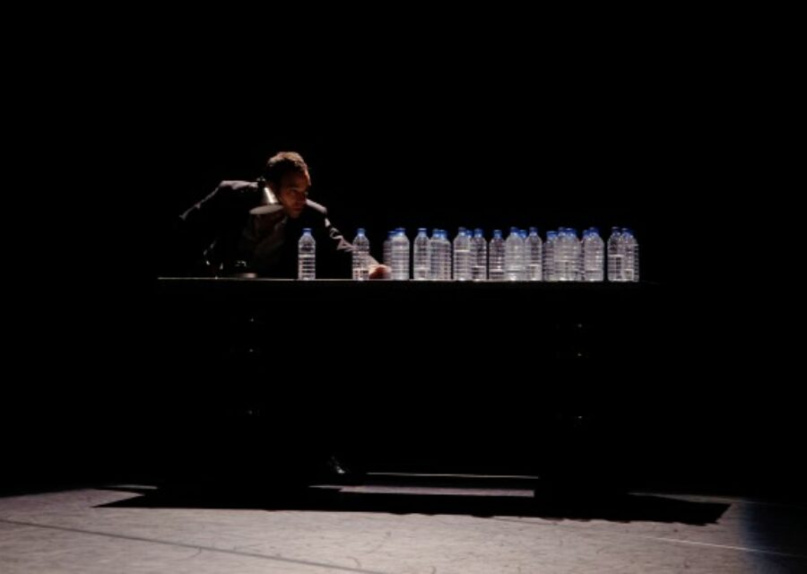 spectacle paradoxal